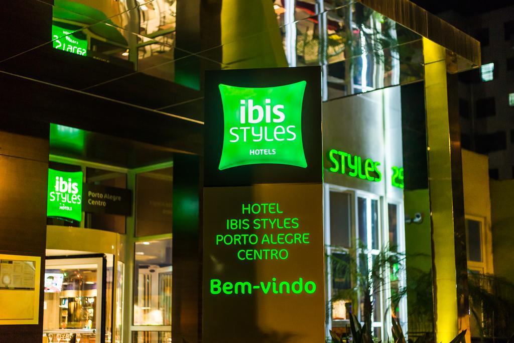 Hotel Ibis Styles Porto Alegre Centro -5 Minutos Da Rodoviaria E Do Moinhos De Vento Esterno foto